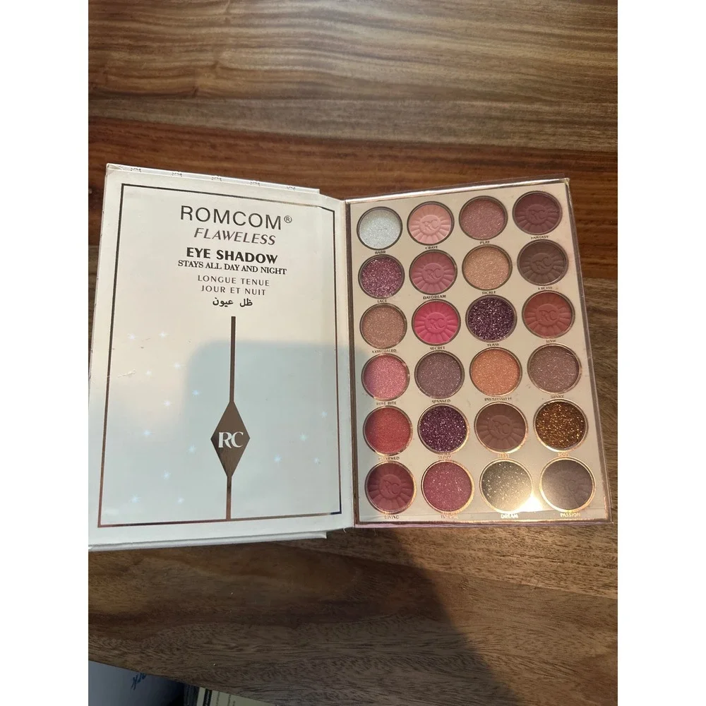 Romcom Flaweless All In One Makeup Palette Eyeshadow Blush Contour‎ Lip Gloss